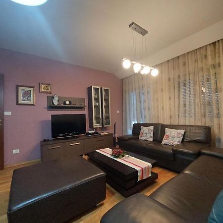 Apartman Sara 2 พอดโกริกา ภายนอก รูปภาพ