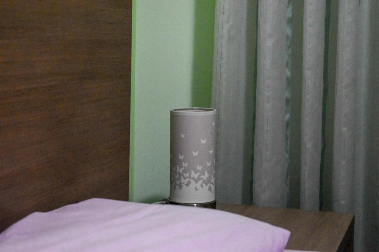 Apartman Sara 2 พอดโกริกา ภายนอก รูปภาพ