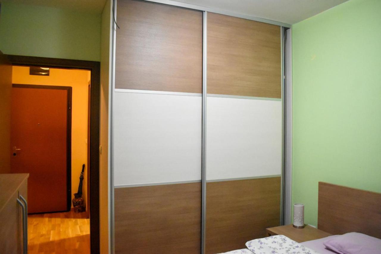 Apartman Sara 2 พอดโกริกา ภายนอก รูปภาพ
