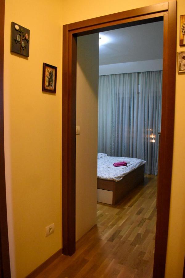 Apartman Sara 2 พอดโกริกา ภายนอก รูปภาพ